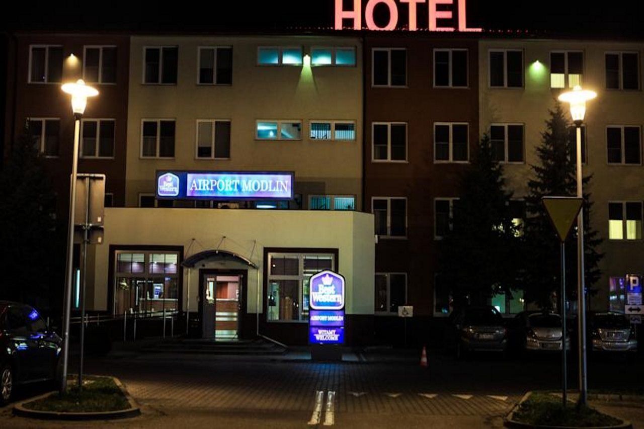 Hotel Mazovia Airport Modlin Nowy Dwór Mazowiecki Eksteriør billede