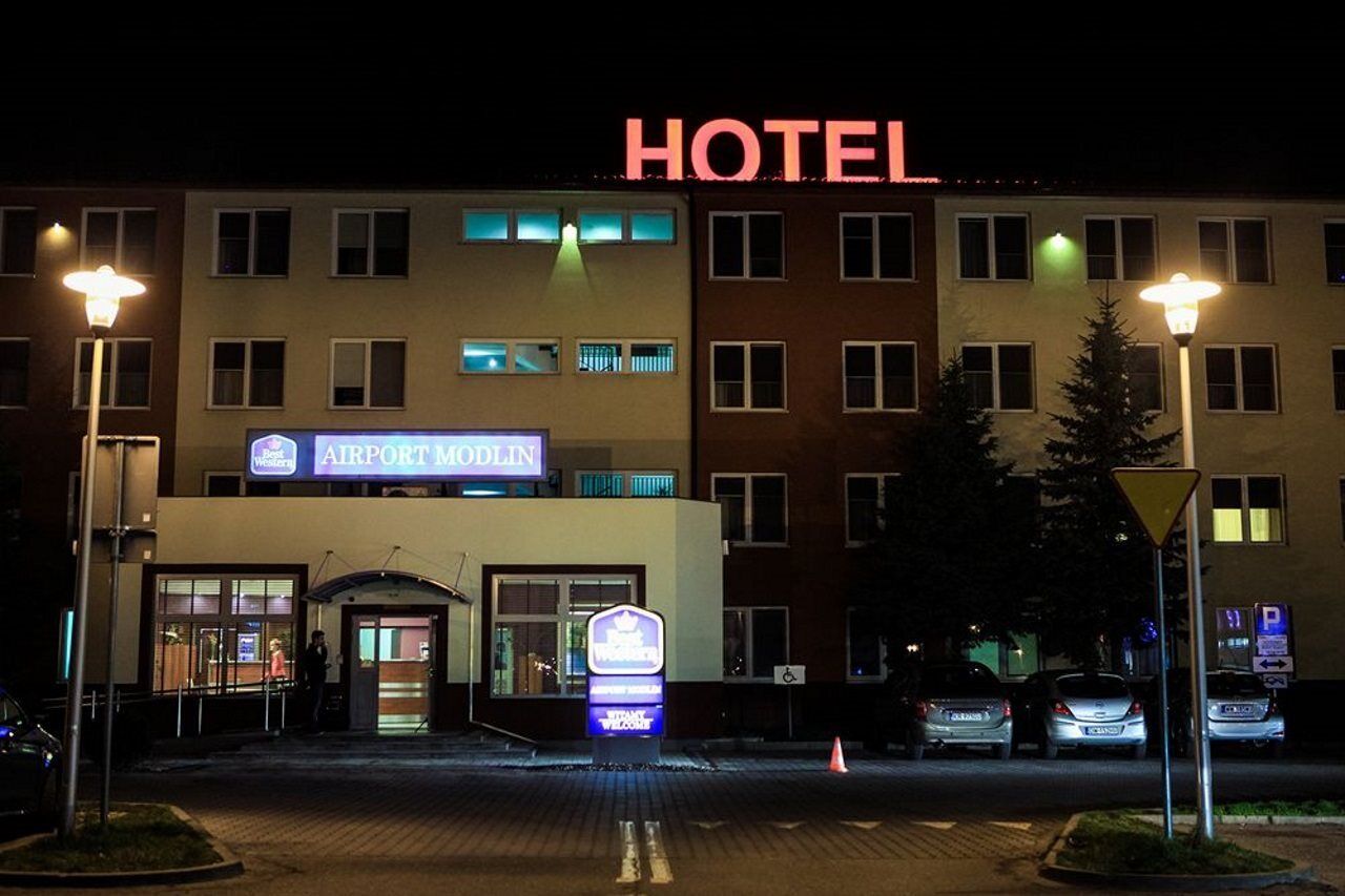 Hotel Mazovia Airport Modlin Nowy Dwór Mazowiecki Eksteriør billede